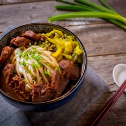 8090 Taiwanese Food - Premium Beef Noodle Soup