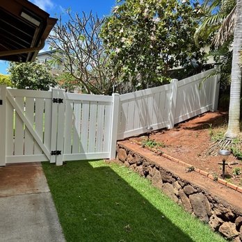 Best Vinyl Fence & Deck - Side fence - Fences & Gates Near Me - Kapolei, Hawaii