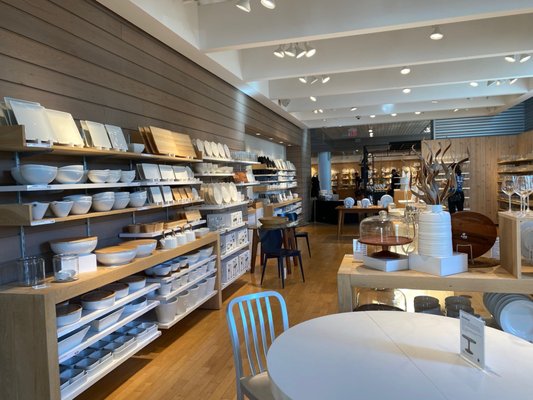 Crate & Barrel by null