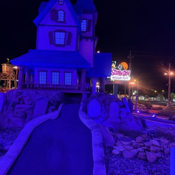Scooby Doo Mystery Putt - Mini Golf Near Me - Pigeon Forge, Tennessee Scooby Doo Mystery Putt - Mini Golf Near Me - Pigeon Forge, Tennessee