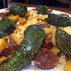 Revuelto ibérico con pimientos
