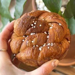 Breadivore - Cardamom and Cinnamon Bun