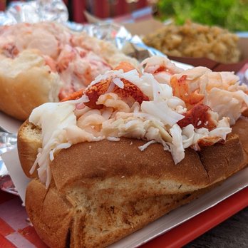 James Hook & Co - Hot Lobster Roll with Butter (regular) - Seafood Near Me - Boston, Massachusetts