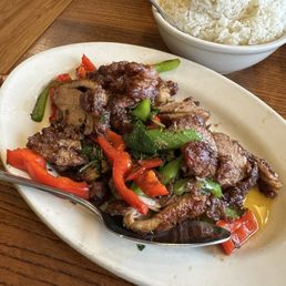Ped pad kha prao (boneless duck in hot chili and fresh basil) Ped pad kha prao (boneless duck in hot chili and fresh basil)
