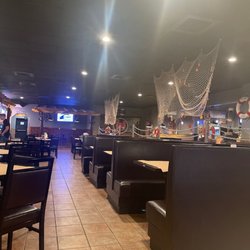Cajun Crab - The dinning area. Such cool ambiance and a great place for conversation.
