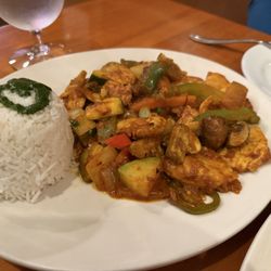 Base Camp Cafe - Tarkari Curry Delicacies (Entrée) chicken