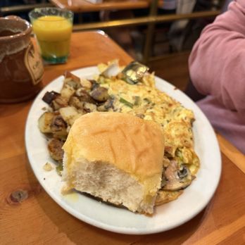 Coffee Pot Restaurant - Omelet - Breakfast & Brunch Near Me - Sedona, Arizona Coffee Pot Restaurant - Omelet - Breakfast & Brunch Near Me - Sedona, Arizona