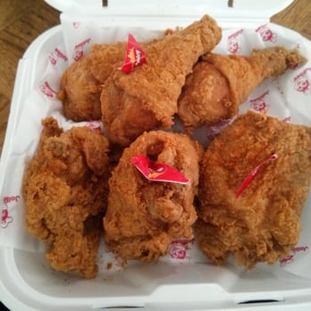 Jollibee - Chicken Joy bucket with 6 piece's of spicy fried chicken ($7.99) - Crispy on the outside and juicy on the inside!!! - Fast Food Near Me - Carson, California