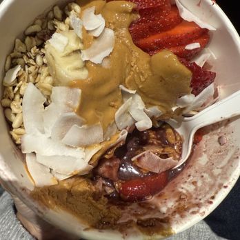 Sunlife Organics - Hawaiian Bowl - Juice Bars & Smoothies Near Me - Los Angeles, California