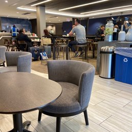 SpringHill Suites in Chinatown-Dining area