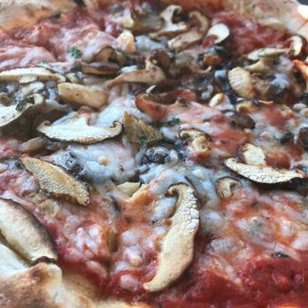 850 Degrees Pizzeria - The Shinny with VegCheese vegan cheese - Pizza Near Me - Etobicoke, Ontario