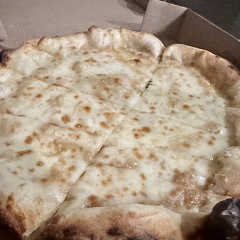 Cascadia Pizza - cheese bread - Food Trucks Near Me - Enumclaw, Washington