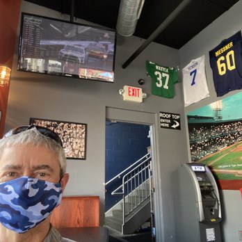 The Pound - Nice ambiance - Sports Bars Near Me - Brighton, Michigan