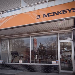3 Monkeys - Street level studio at Baxter and Broadview