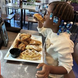 WINGZ N' WAFFLES WINGZ N' WAFFLES
