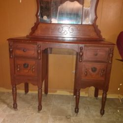 Antique Wholesalers
