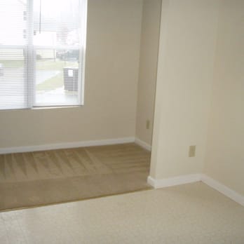 East Gate Village Condominiums - Extra room off the dining room for a study, office or additional day bed. Units are bright and clean and offer plenty of room. - Condominiums Near Me - High Point, North Carolina East Gate Village Condominiums - Extra room off the dining room for a study, office or additional day bed. Units are bright and clean and offer plenty of room. - Condominiums Near Me - High Point, North Carolina