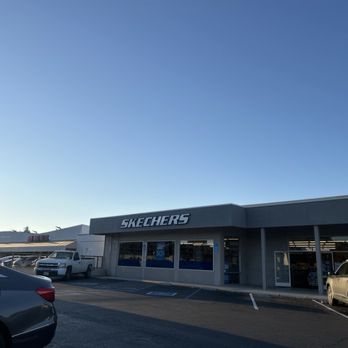 SKECHERS WAREHOUSE OUTLET - Updated October 2025 - 25 Photos \u0026 48 Reviews -  2205 El Camino Real, Santa Clara, California - Shoe Stores - Phone Number -  Yelp