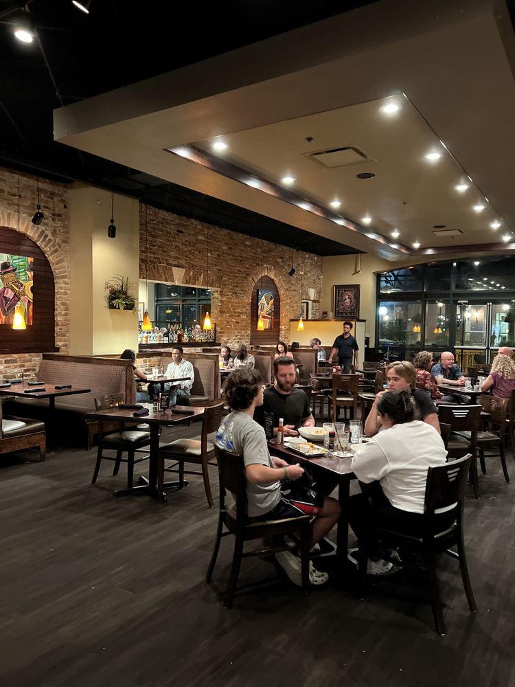 Harry's Seafood Bar and Grille