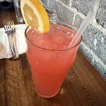 Café uu - Strawberry lemonade - Korean Near Me - Everett, Washington Café uu - Strawberry lemonade - Korean Near Me - Everett, Washington