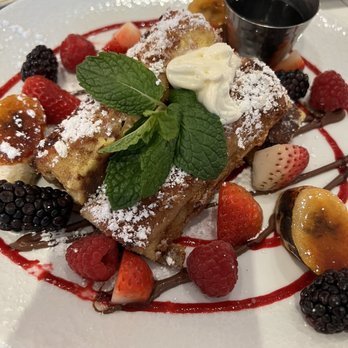 Mélange - Hawaiian French toast - Breakfast & Brunch Near Me - Arcadia, California Mélange - Hawaiian French toast - Breakfast & Brunch Near Me - Arcadia, California