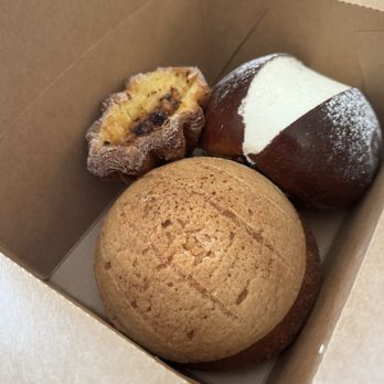 Thea - Concha - Bakeries Near Me - Brooklyn, New York