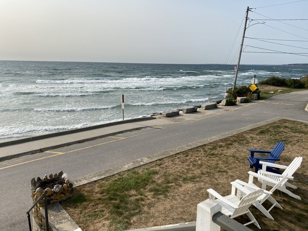 THE BREAKERS INN Updated October 2024 14 Photos 2 Bayview Ave