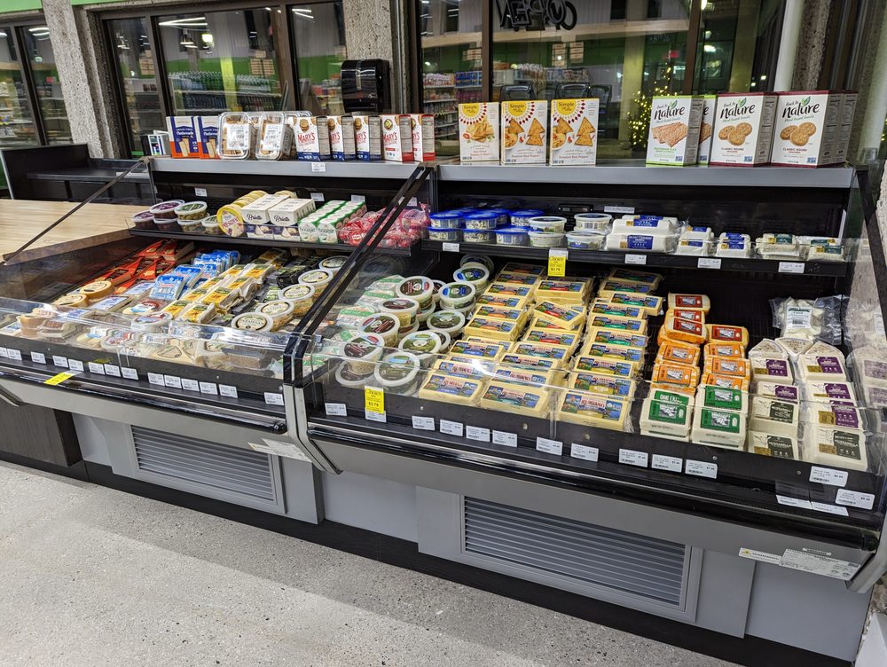 NATURE’S BEST MARKET Updated August 2024 10 Photos 604 N 8th St, Sheboygan, Wisconsin