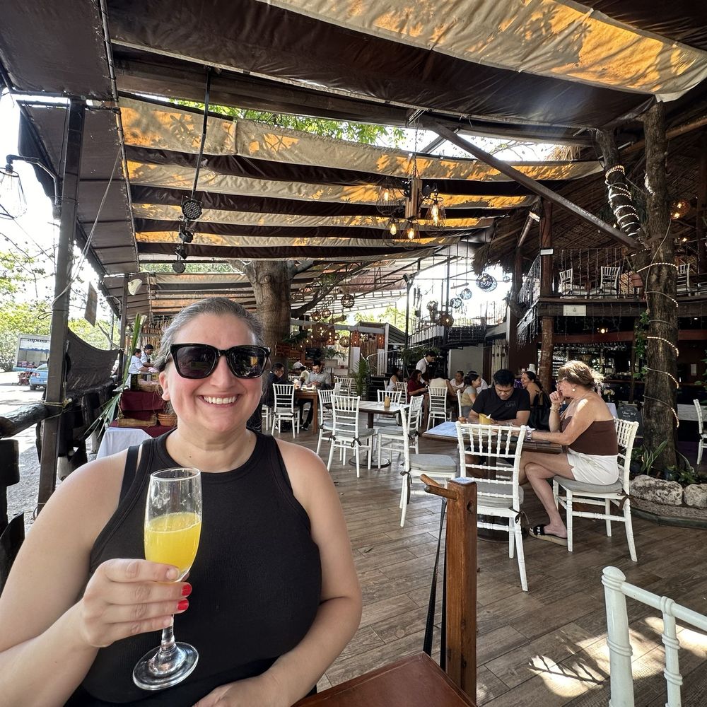 Marakame Café - Unlimited Mimosas & Open Air Restaurant Ambiance (wild birds were flying in above us) - Cafeteria Near Me - Cancún, ROO Marakame Café - Unlimited Mimosas & Open Air Restaurant Ambiance (wild birds were flying in above us) - Cafeteria Near Me - Cancún, ROO