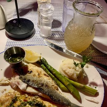 Meet Dalia - Bar, outdoor dining - Mediterranean Near Me - Miami Beach, Florida