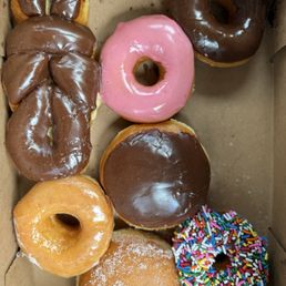Hot fresh donuts!! Hot fresh donuts!!