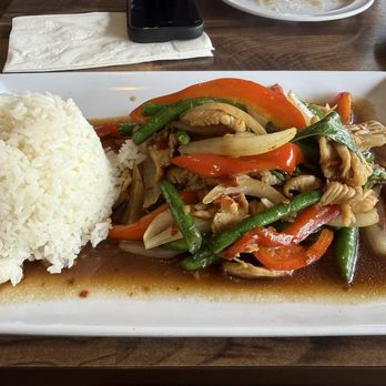 AT Thai Kitchen - Thai basil with chicken - Thai Near Me - Folsom, California AT Thai Kitchen - Thai basil with chicken - Thai Near Me - Folsom, California