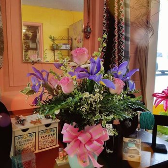Bumble Bee Blooms - Florists Near Me - Ash Grove, Missouri Bumble Bee Blooms - Florists Near Me - Ash Grove, Missouri