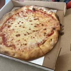 Ballarini Italian Pizzeria - Cheese pizza