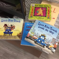 Kids Dental Clinic - Books to read instead of just TVs