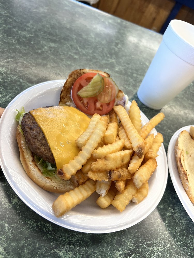 THE DIXIE DRIVE IN Updated August 2024 36 Photos & 51 Reviews 600