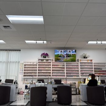 Top Valley Nails & Spa - Colors and mani stations - Eyebrow Services Near Me - Graham, Washington
