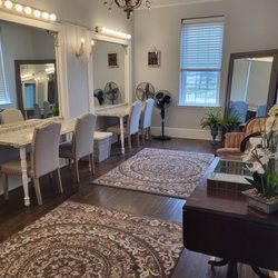 Magnolia Manor and Chapel - Brides preparation room