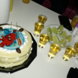 Kampai Karaokê Box - Traga um bolo e comemore com tequila!!!!