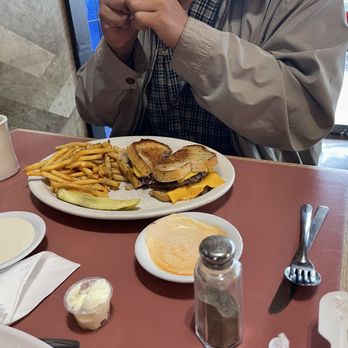 Doug's Place - Patty melt - Breakfast & Brunch Near Me - Castro Valley, California