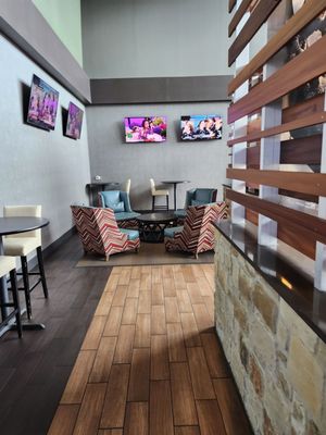 Moviehouse & Eatery by Cinépolis NW Austin by null