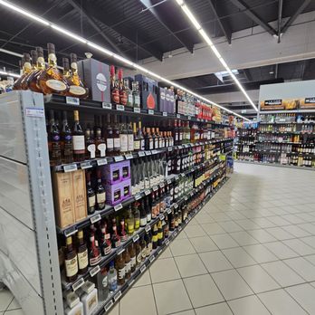 Leclerc - Department Stores Near Me - Chinon, 37