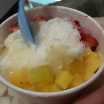 Salju Dessert - Strawberry and pineapple - Desserts Near Me - Alhambra, California Salju Dessert - Strawberry and pineapple - Desserts Near Me - Alhambra, California