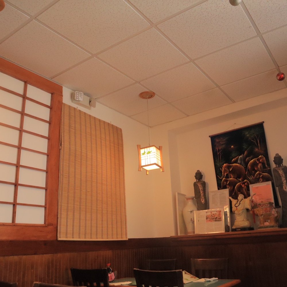 Thai Green Leaf - Inside - Thai Near Me - East Northport, New York Thai Green Leaf - Inside - Thai Near Me - East Northport, New York