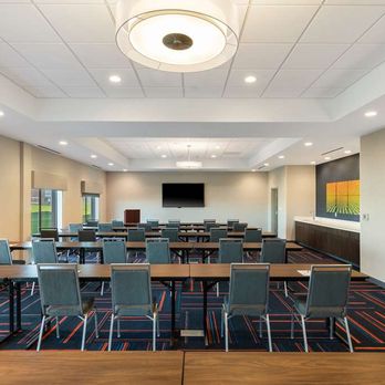 Hampton Inn Circleville - Meeting Room - Hotels Near Me - Circleville, Ohio Hampton Inn Circleville - Meeting Room - Hotels Near Me - Circleville, Ohio