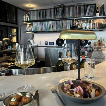 Sunday Vinyl - Wine Bars Near Me - Denver, Colorado