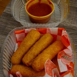 Maurizio’s Express 2 - Mozzarella cheese sticks and marinara sauce. The sticks were flavorful, marinara was not that good. Gave me tomato basil soup vibes.