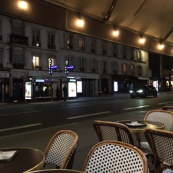 Le Trait d'Union - One View from the outside seating - French Near Me - Paris, 75 Le Trait d'Union - One View from the outside seating - French Near Me - Paris, 75
