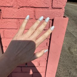 Structured gel manicure