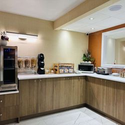 Travelodge - Breakfast Area